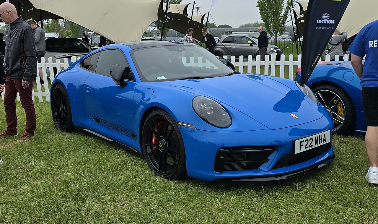 Porsche 911 Carrera sports car